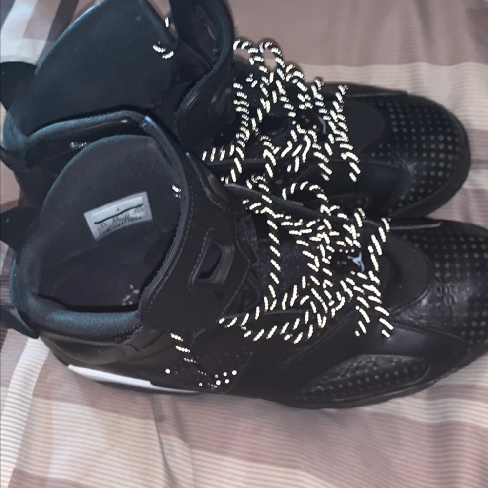 Black cat 6’s